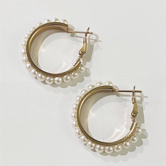 Pearl 1 1/4” Hoop Earrings - Picture 2 of 2